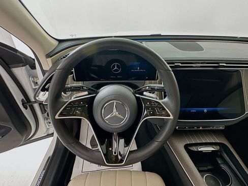 Used 2025 Mercedes-Benz E 350 Sedan image 12