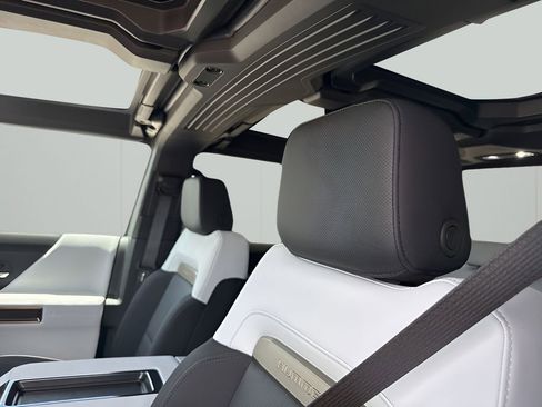 New 2025 GMC Hummer EV 2X w/ LPO, Dark Essentials Package image 38