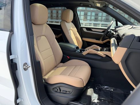 New 2026 Porsche Cayenne AWD/4WD image 15