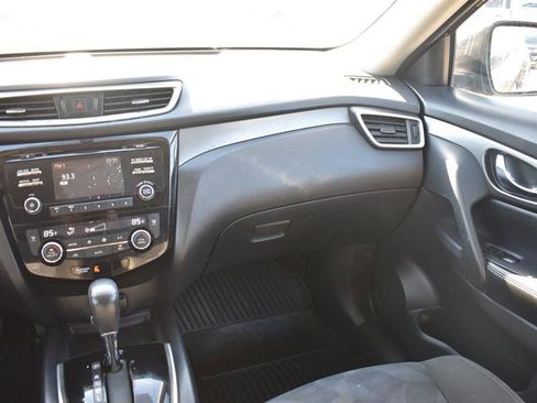 Used 2015 Nissan Rogue SV image 14
