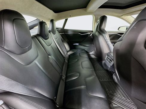 Used 2016 Tesla Model S 70 image 27