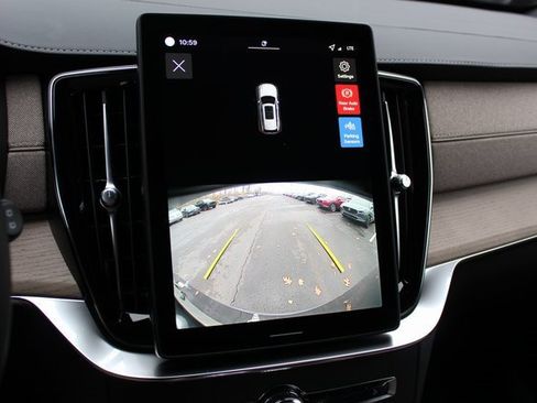 New 2026 Volvo XC90 B5 Core w/ Protection Package Premier image 21