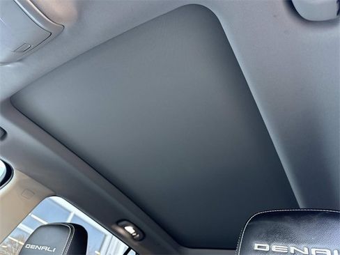 Used 2023 GMC Terrain Denali w/ Black Diamond Edition image 25