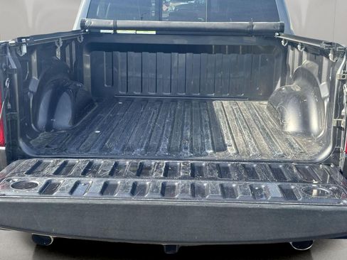 Used 2022 RAM 1500 Laramie AWD/4WD image 9