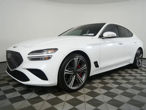 Used 2024 Genesis G70 2.5T w/ Sport Prestige Package image 8