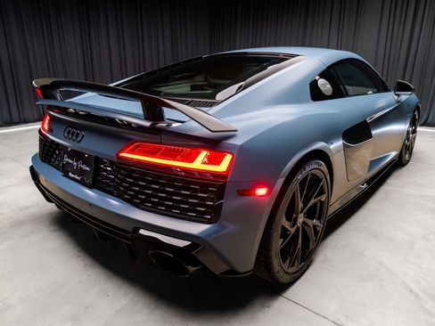 Used 2022 Audi R8 V10 w/ Premium Package RWD image 15