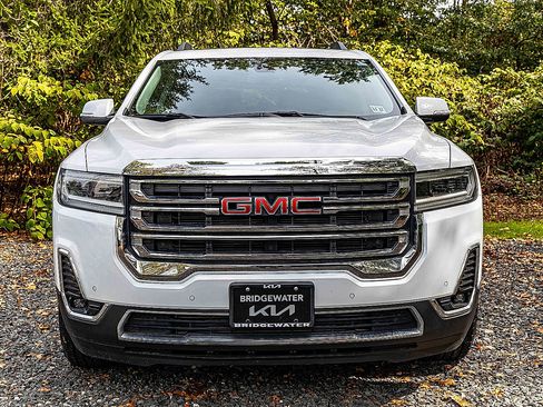 Used 2023 GMC Acadia SLT w/ LPO, Floor Liner Package image 2