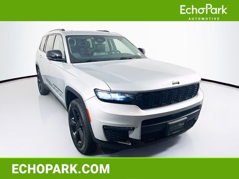 Used 2023 Jeep Grand Cherokee L Limited w/ Black Appearance Package AWD/4WD image 1