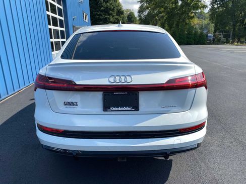 Used 2021 Audi e-tron Prestige w/ Prestige Package image 12