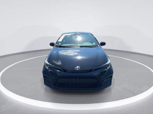 Used 2023 Toyota Corolla SE w/ Carpet Mat Package (TMS) image 3