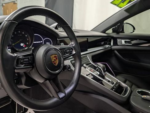 Used 2022 Porsche Panamera 4 w/ Premium Package AWD/4WD image 23
