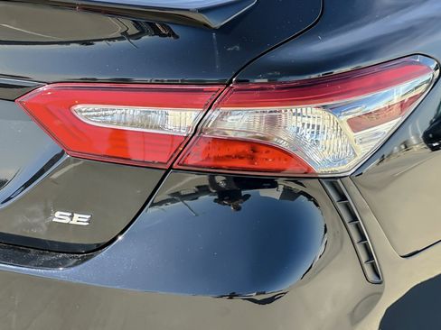 Certified 2018 Toyota Camry SE w/ Convenience Package image 25