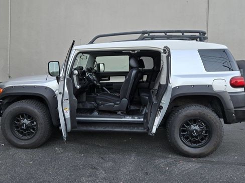 Used 2007 Toyota FJ Cruiser 4WD image 8