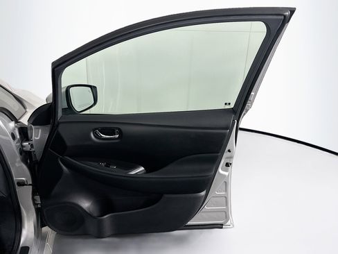 Used 2022 Nissan Leaf SV Plus image 32
