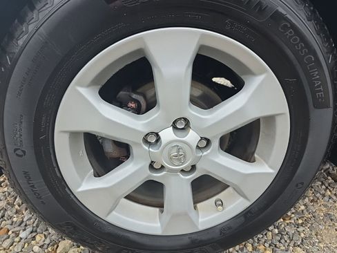 Used 2012 Toyota RAV4 Limited image 10