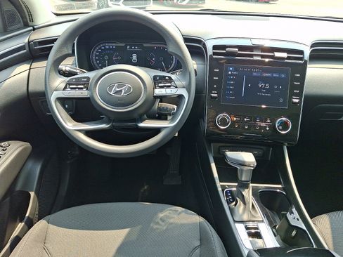 Certified 2024 Hyundai Tucson SE AWD/4WD image 11