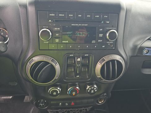 Used 2017 Jeep Wrangler Unlimited Sport w/ Quick Order Package 24S AWD/4WD image 13
