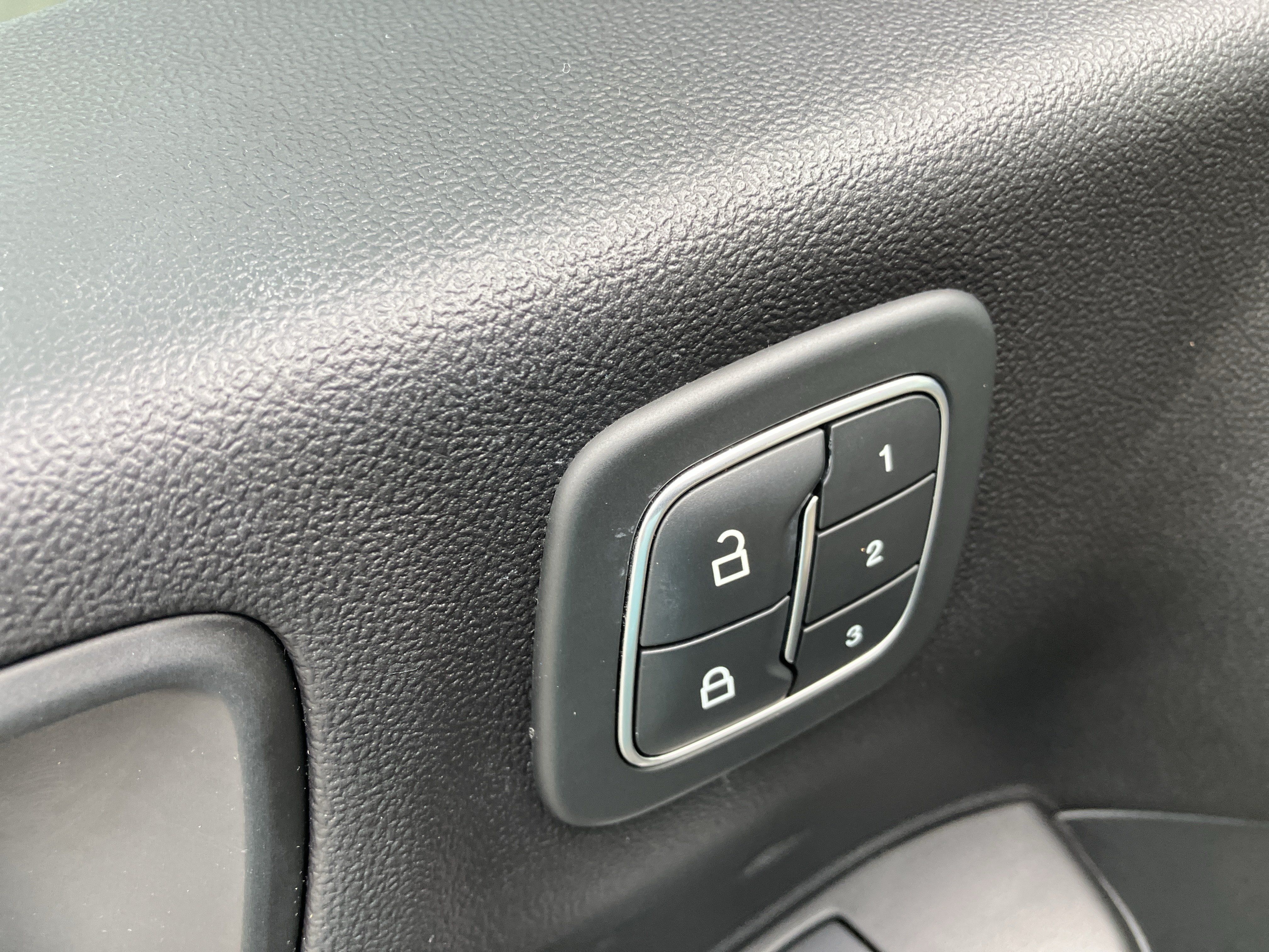 Used 2020 Ford Escape Titanium AWD/4WD image 15