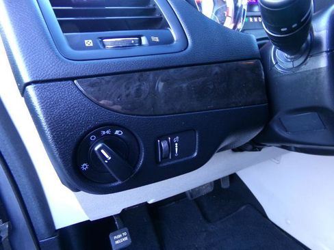 Used 2019 Dodge Grand Caravan SE w/ UConnect Hands-Free Group FWD image 12