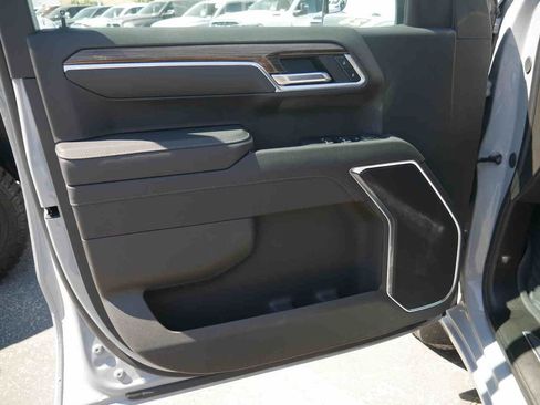 Used 2025 Chevrolet Silverado 1500 RST AWD/4WD image 27