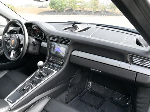Used 2017 Porsche 911 Carrera 4S image 35