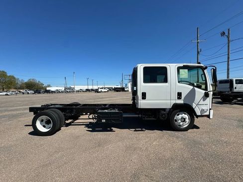 New 2025 Chevrolet Low Cab Forward 5500XD RWD image 8