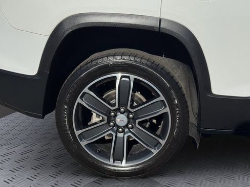 Used 2023 GMC Acadia SLT w/ Technology Package image 29
