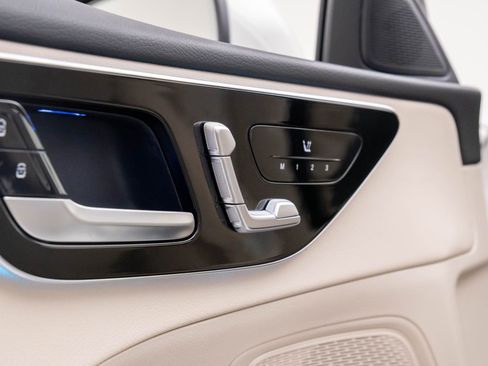 Used 2023 Mercedes-Benz C 300 4MATIC Sedan image 16