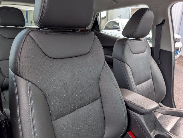 Used 2023 Chevrolet Bolt LT w/ Infotainment Package FWD image 13