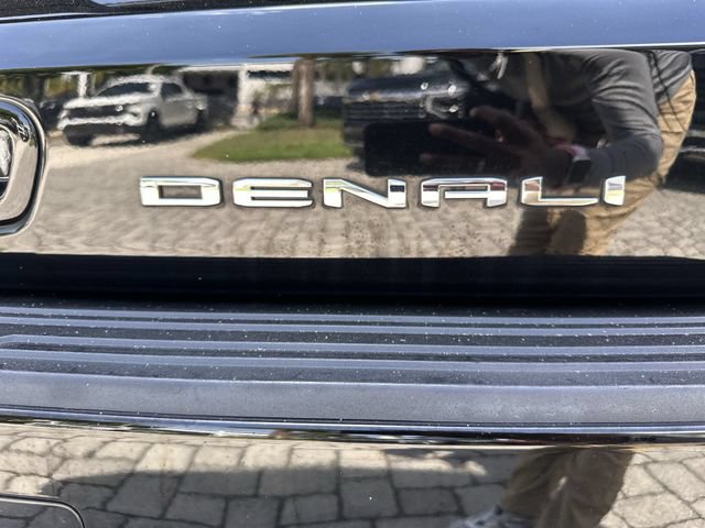 Used 2023 GMC Yukon XL Denali AWD/4WD image 38