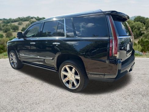 Used 2017 Cadillac Escalade Premium Luxury RWD image 7