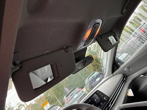 Used 2024 Hyundai Elantra SE FWD image 45