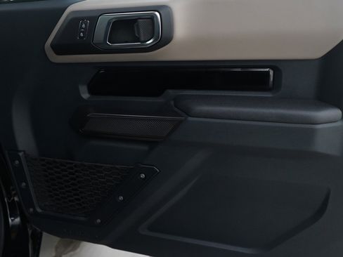 Used 2024 Ford Bronco Wildtrak image 9