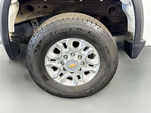 Used 2023 Chevrolet Silverado 2500 LT image 35