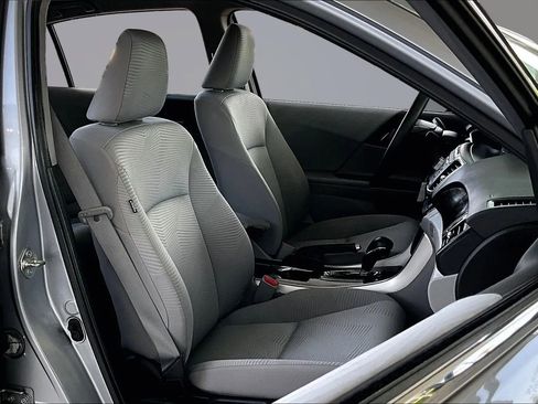 Used 2016 Honda Accord LX image 25