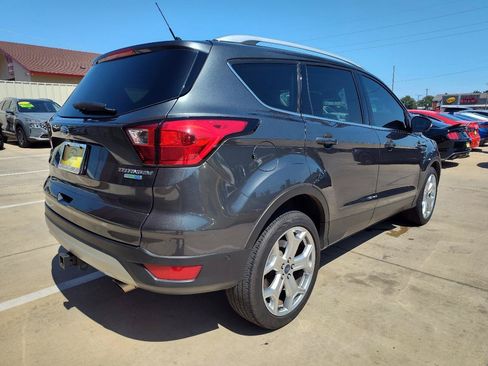 Used 2019 Ford Escape Titanium AWD/4WD image 4