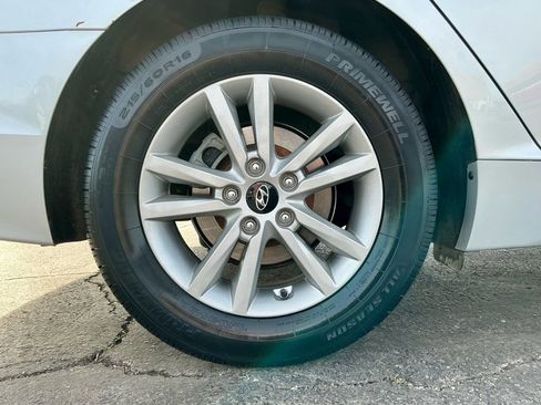 Used 2015 Hyundai Sonata SE image 22