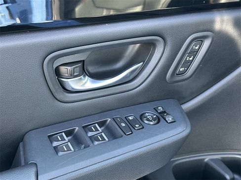 Used 2023 Honda Pilot TrailSport image 18