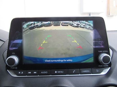 Used 2023 Nissan Sentra SV image 8