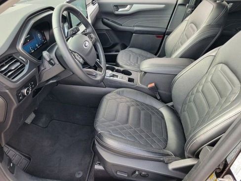 Used 2024 Ford Escape SE w/ PHEV Premium Package image 10