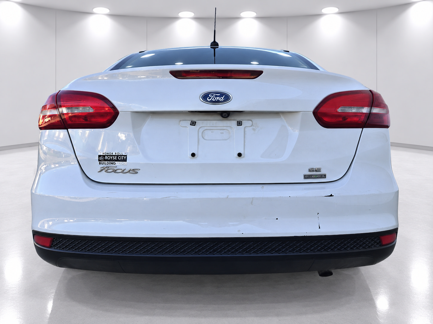 Used 2018 Ford Focus SE w/ SE Appearance Package FWD image 8