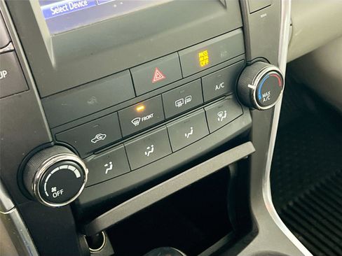 Used 2017 Toyota Camry LE image 14