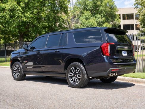 Used 2023 GMC Yukon XL AT4 w/ AT4 Premium Package AWD/4WD image 8