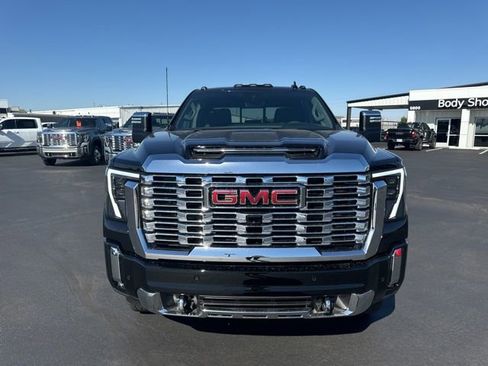 New 2025 GMC Sierra 3500 Denali w/ Denali Reserve Package image 5