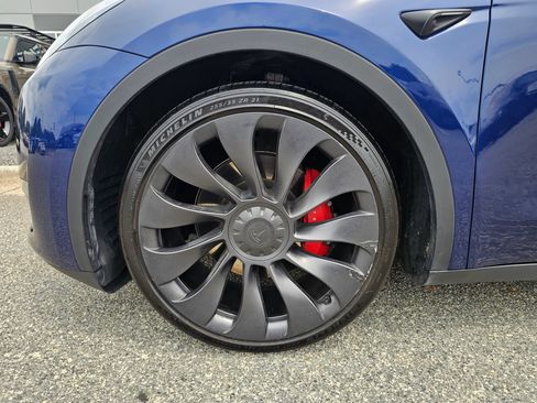 Used 2023 Tesla Model Y Performance AWD/4WD image 33