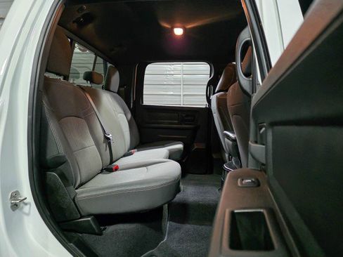 Used 2024 RAM 3500 Tradesman w/ Chrome Appearance Group image 20