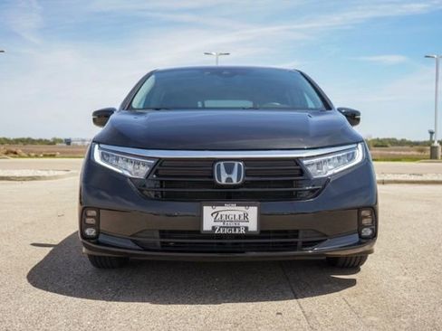 Used 2024 Honda Odyssey EX-L image 2