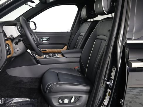 New 2026 Rolls-Royce Cullinan image 5