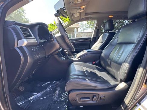 Used 2015 Toyota Highlander Limited Platinum AWD/4WD image 14