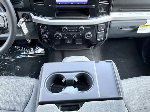 New 2026 Ford F250 XLT w/ FX4 Off-Road Package AWD/4WD image 15
